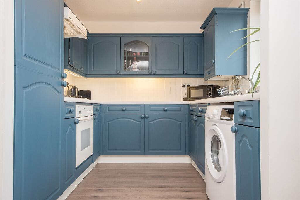Apartment in Rothwell, North Northamptonshire - View 4