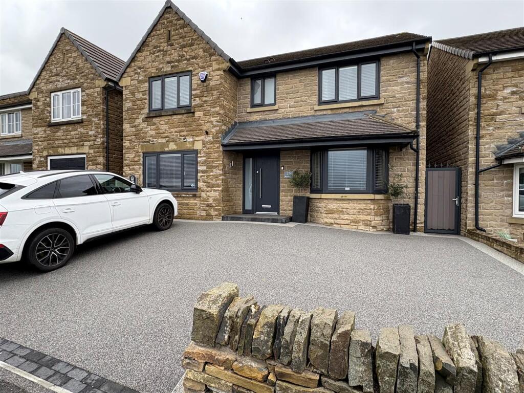 Main image of property: Roper Lane, Queensbury