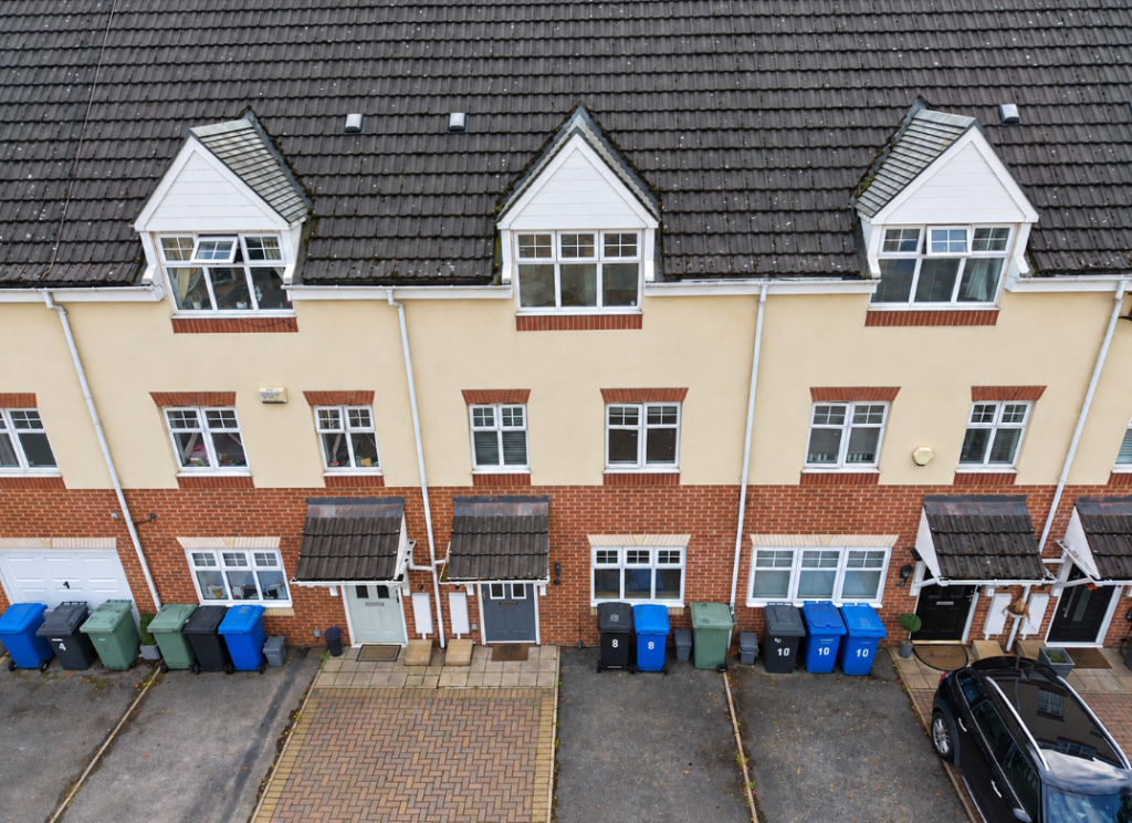 Main image of property: 8 Foyers Way, Chesterfield, Derbyshire S41 0FN