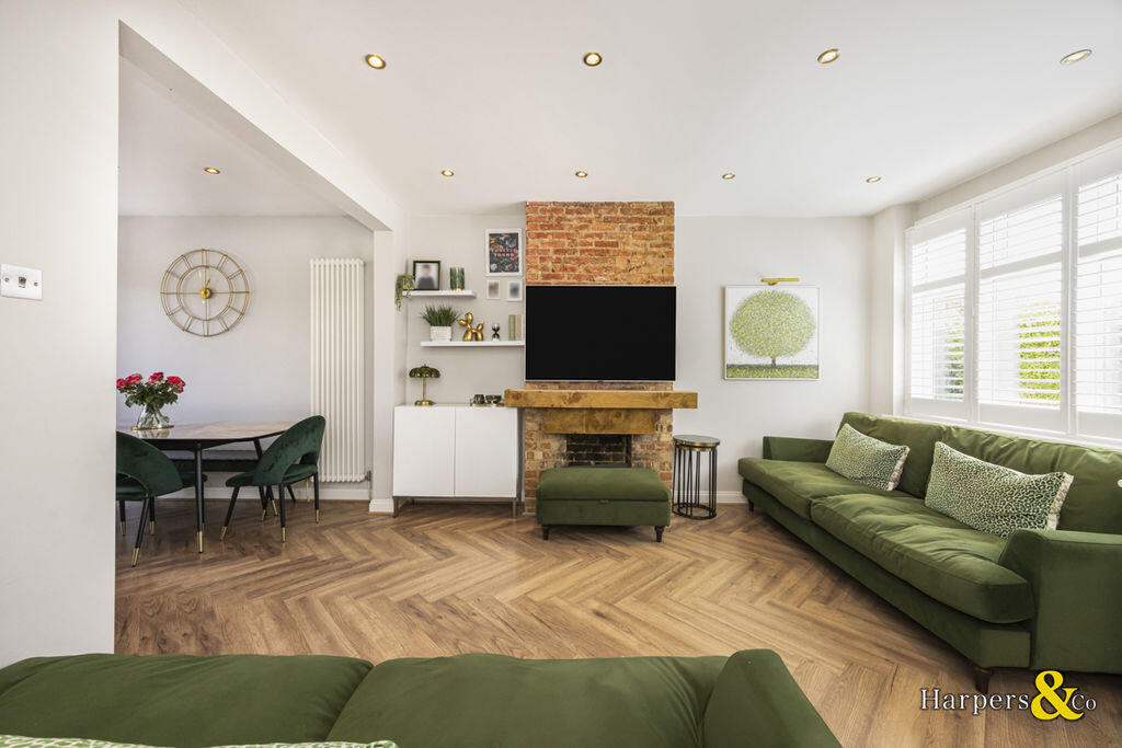 Lyndon Avenue, Sidcup - More