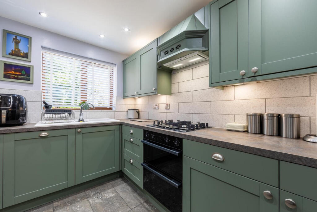 House in Newport - View 5