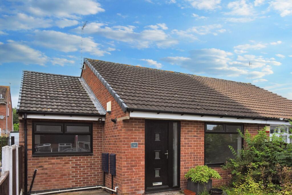 Main image of property: Hemscott Close, Nottingham, NG6