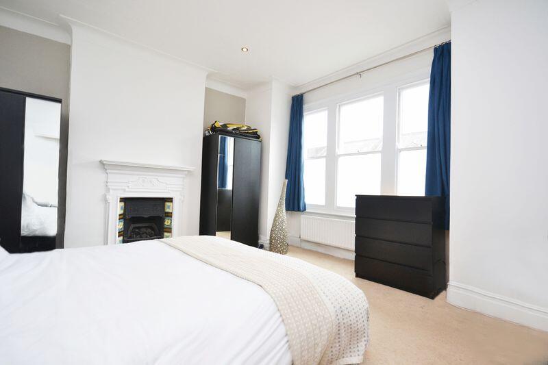 Apartment in London - View 3