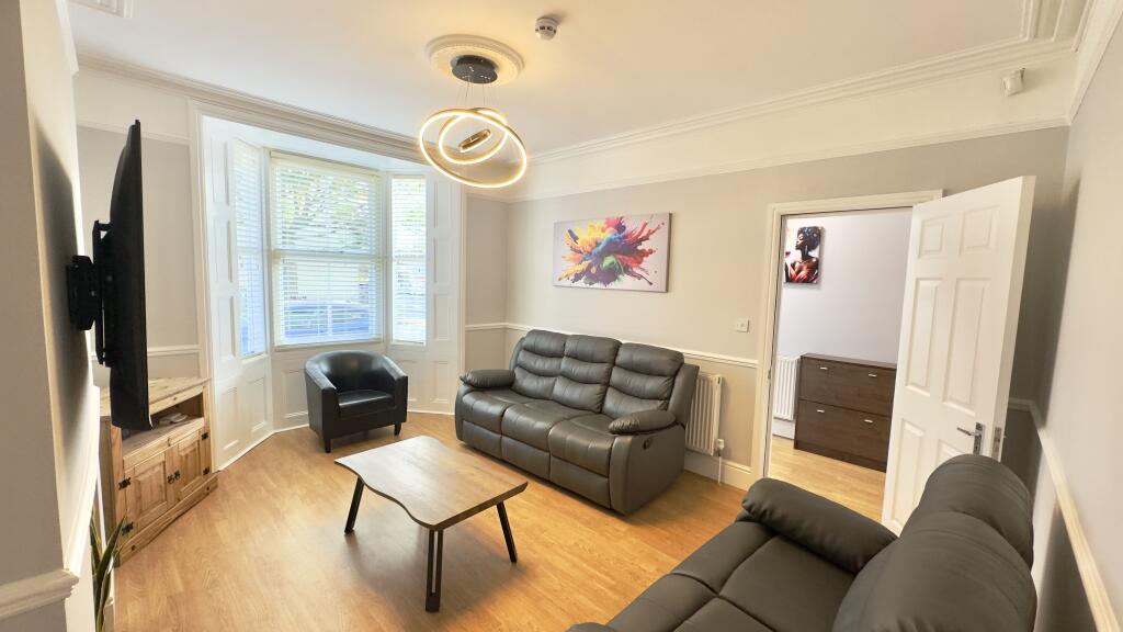 House in Warwick, Royal Leamington Spa - View 4