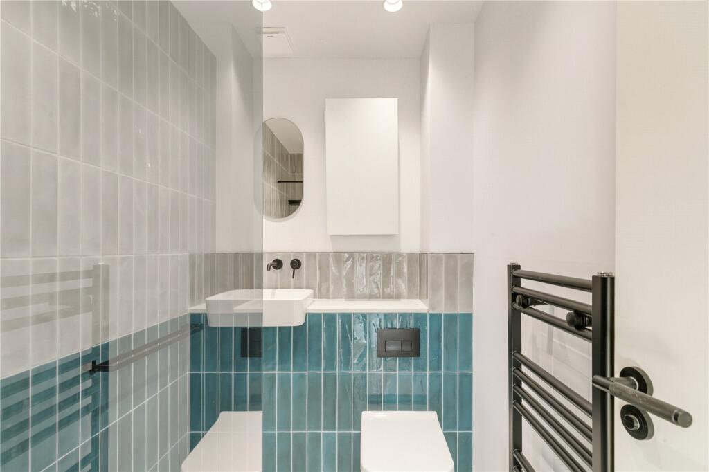 House in London, Bowlands Road Estate, Clapham - View 4