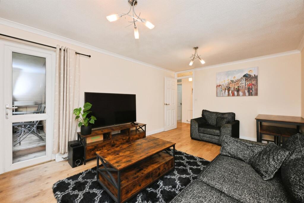 Apartment in Harlow, Essex - More