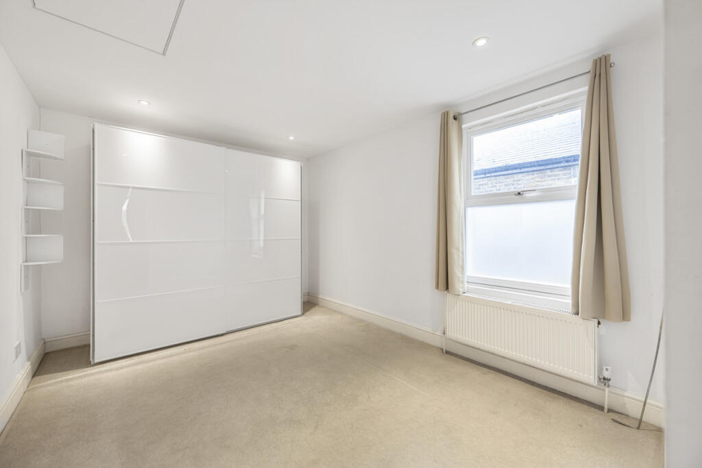 Apartment in London - View 5