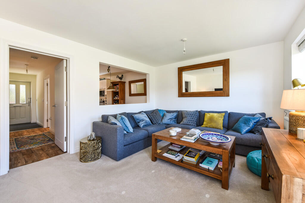 Oakeley Vale, Bursledon, Southampton photo 4