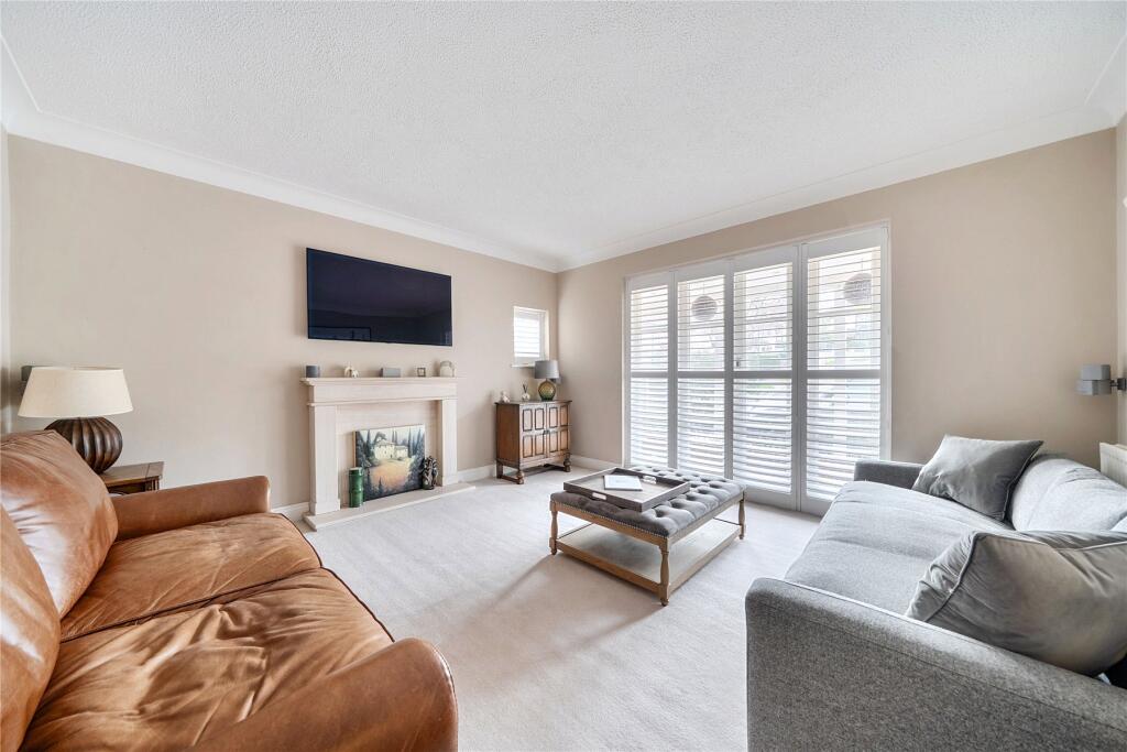 House in London, Broom Hill, Crofton - View 2