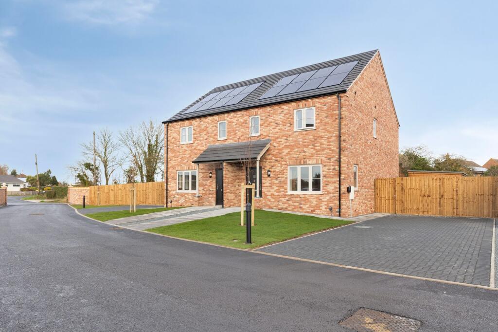 3-bed semi-detached on LAST TWO HOMES REMAINING at Allium Way, Walpole Cross Keys, £270,000
