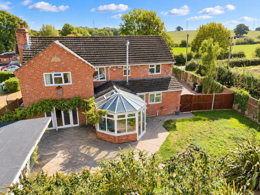 House in Gaunts Common, Hinton - View 3