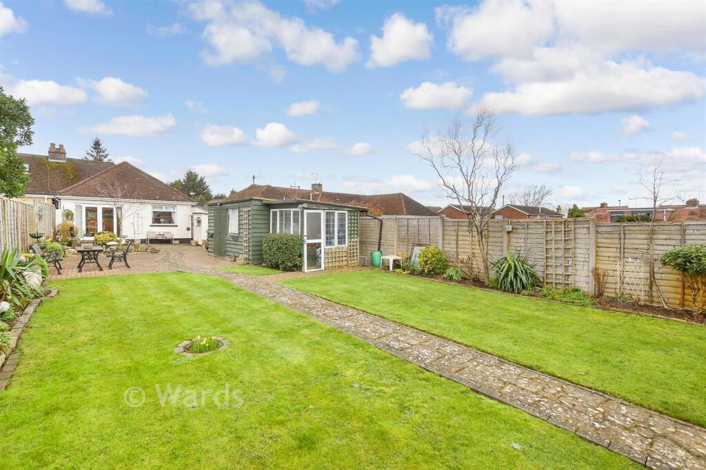 House in Maidstone, Loose - View 2
