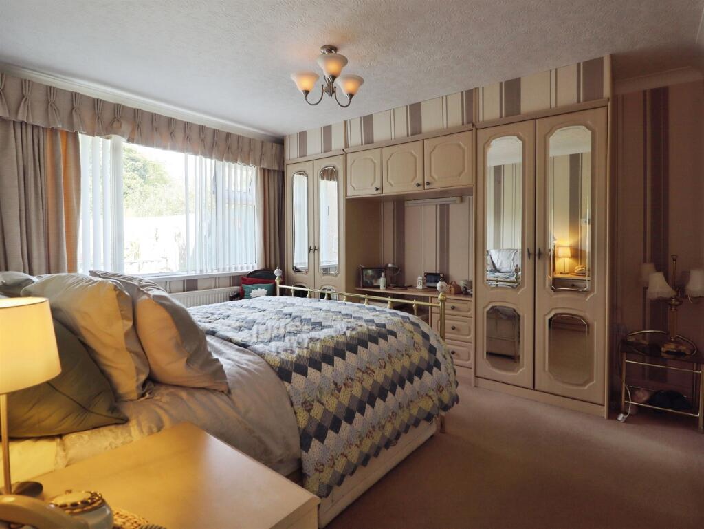 Apartment in Cardiff, Sully and Lavernock - View 5