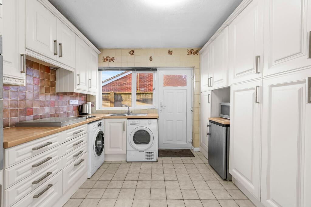 House in Stoke Mandeville, Buckinghamshire - View 3