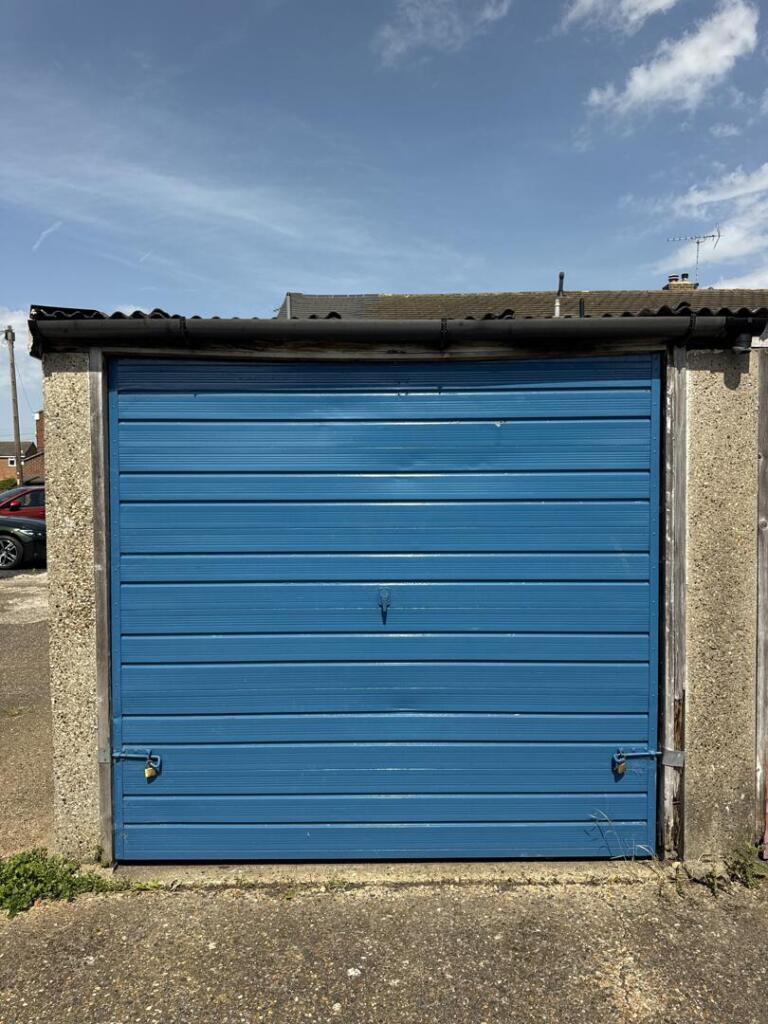 Studio parking on Garage at Gideons Way, Stanford-Le-Hope, £17,500