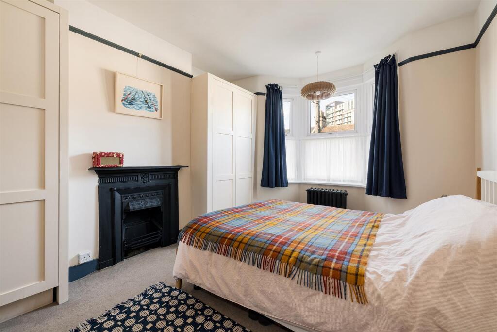 House in London - View 4