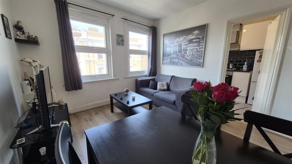 Apartment in London, Shepherd's Bush - View 5