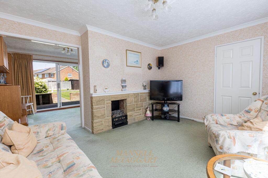 House in Crawley, Gossops Green - View 4