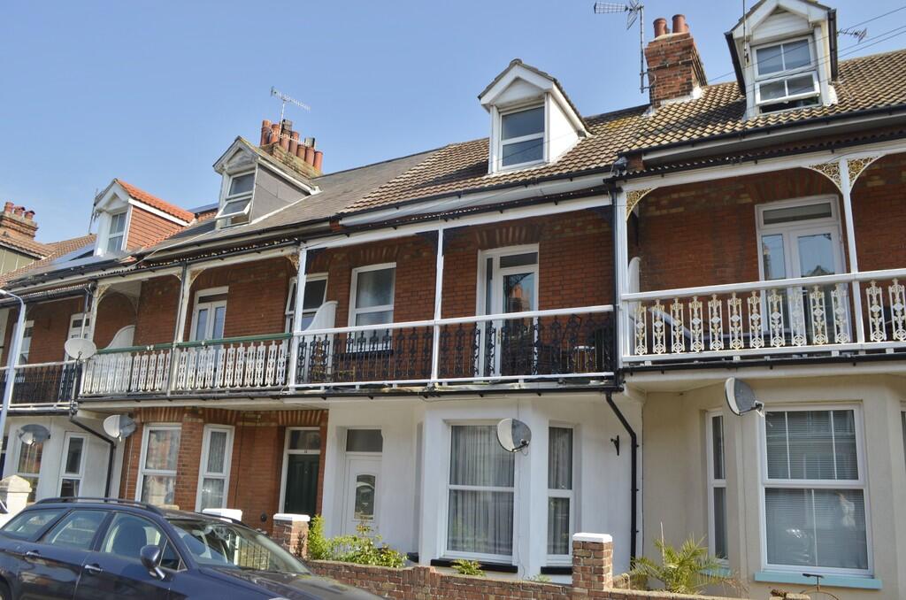 5-bed terraced on Russell Road, Felixstowe, £295,000