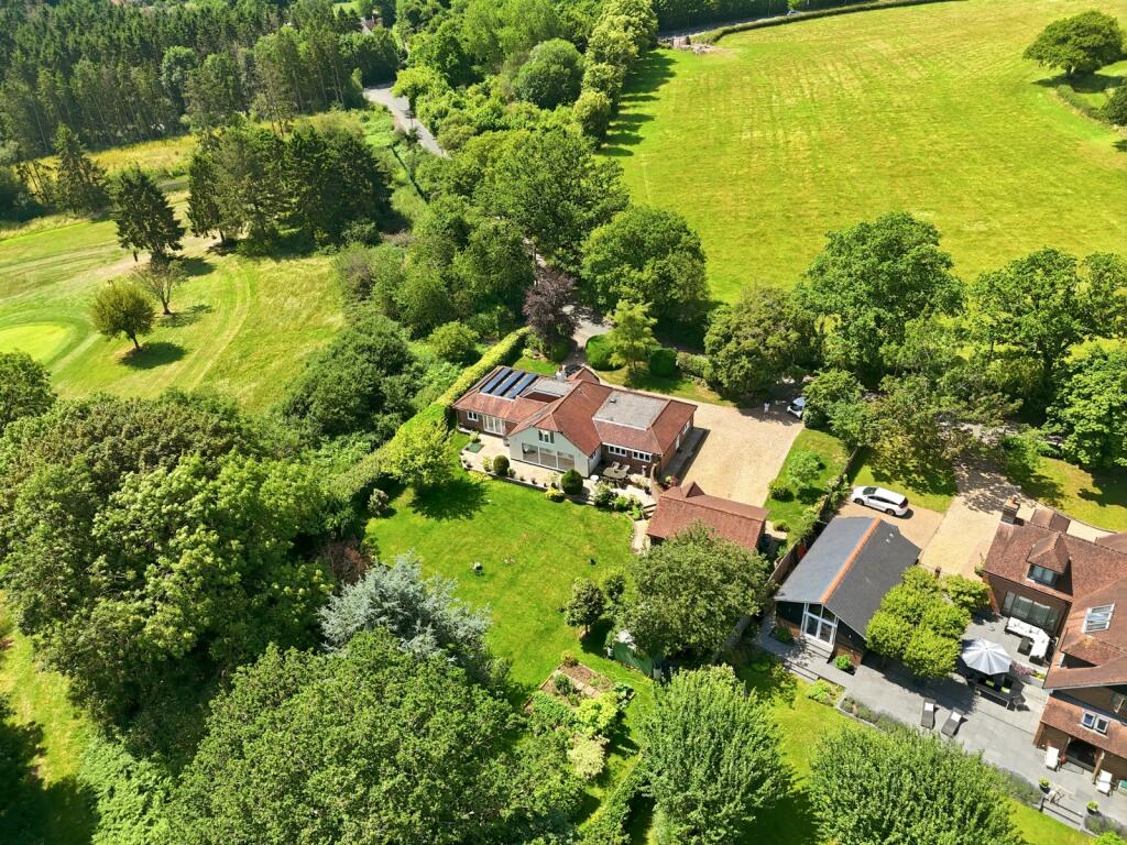 House in St Albans, Redbourn - View 5