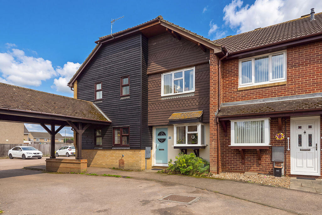 2-bed detached on the Shires, Paddock wood, £320,000