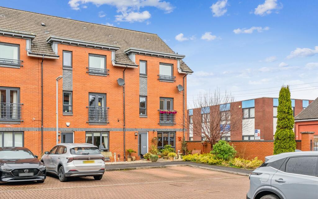 Main image of property: Craigend Circus, Anniesland, Glasgow, G13 2TY