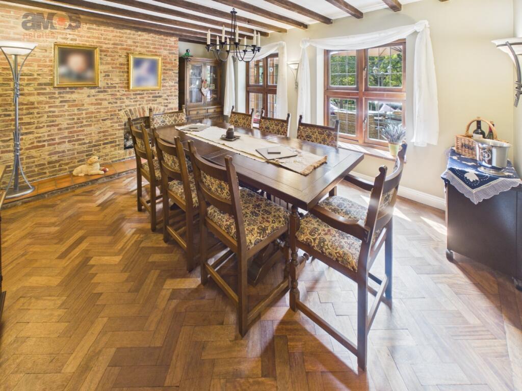 House in Rochford, Hockley - View 4