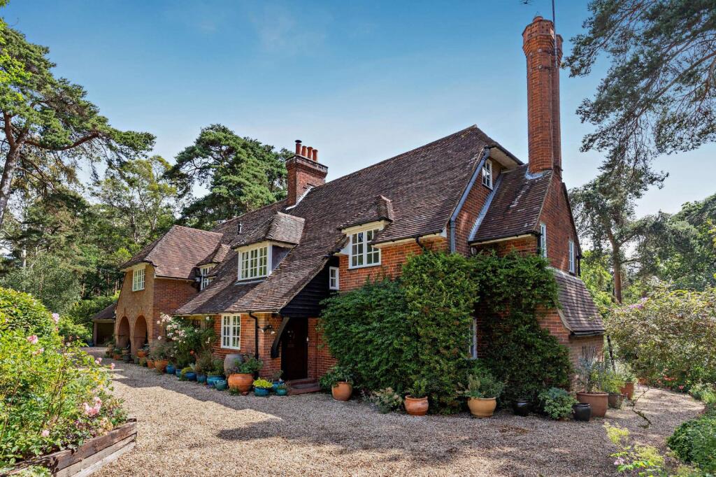 Main image of property: Packway, Farnham, Surrey