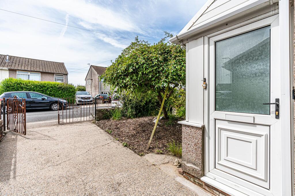 House in Cardiff, Llantrisant - View 2