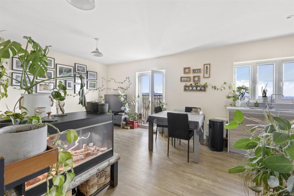 Apartment in London - View 6