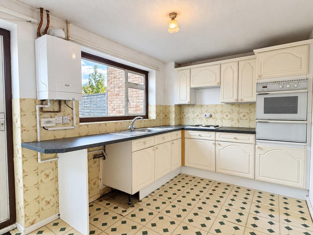 Orchid Close, Taunton, TA1 photo 2