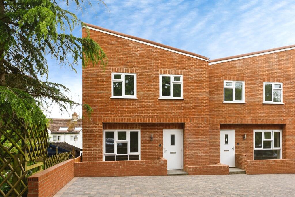 Main image of property: Station Approach, CR3