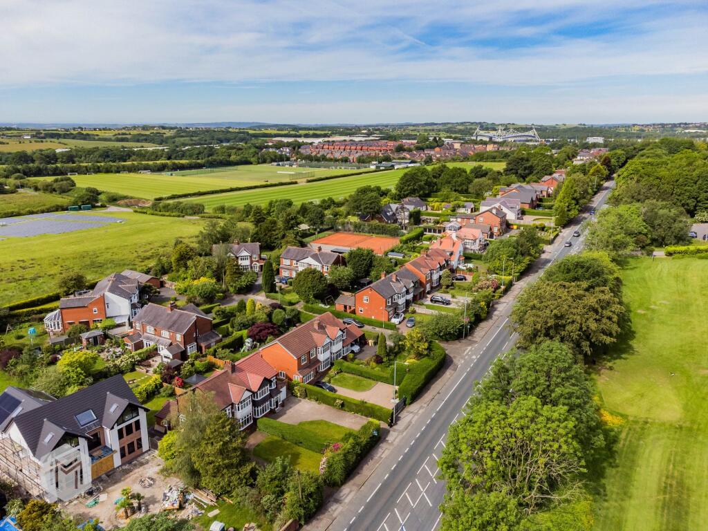 House in Bolton, Middlebrook, Horwich - View 4