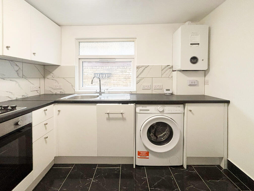 Claxton Grove, London, W6 photo 5