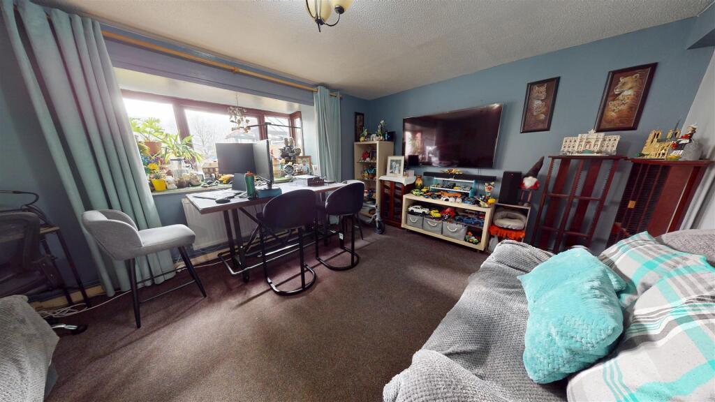 Squires Court, Canterbury Gardens, Eccles New Road - Ansicht 2