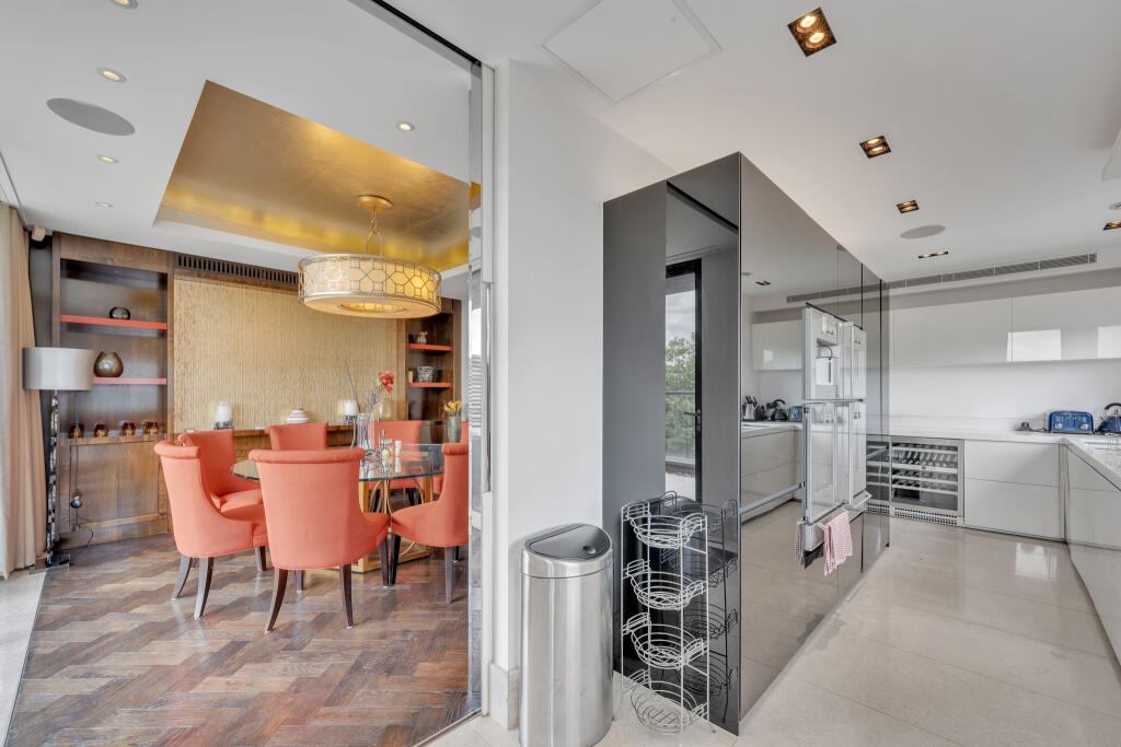 Apartment in London - View 4