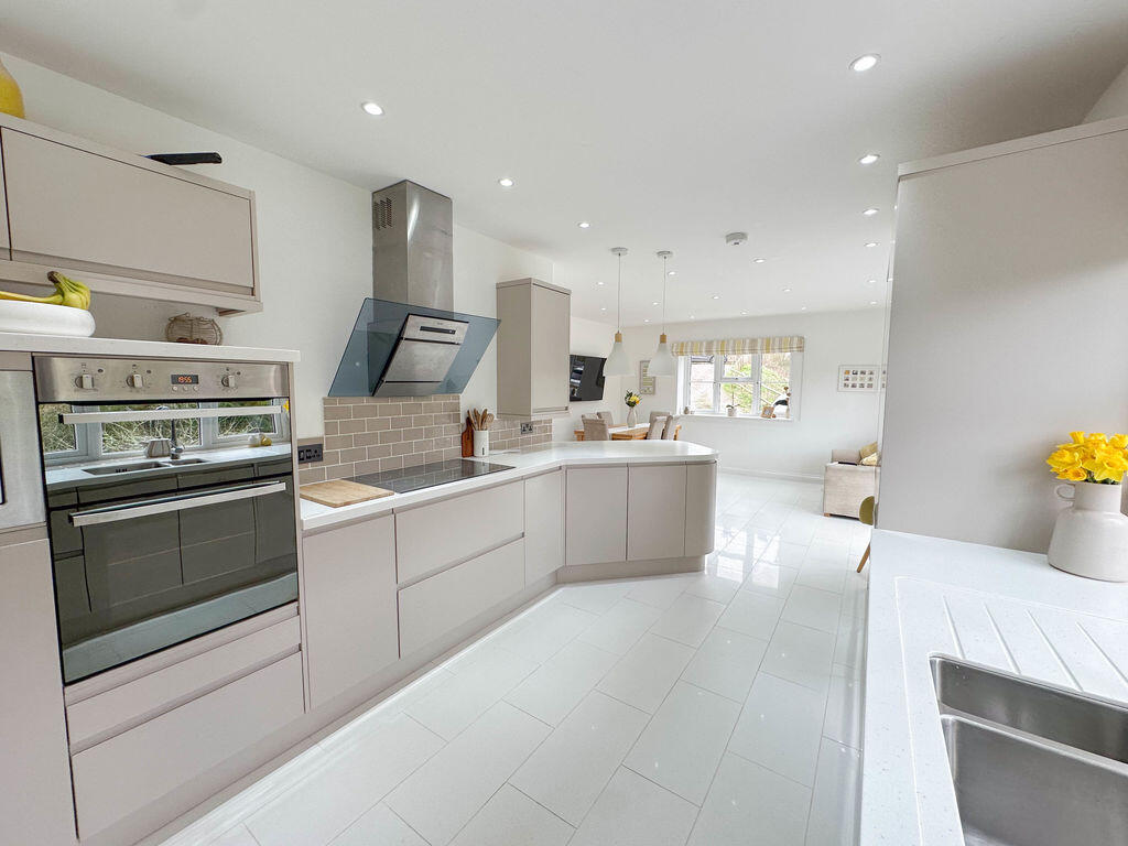 Additional image 9 of Pilton