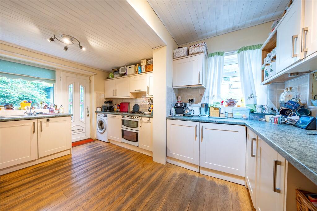 House in Leeds, Larkfield, Rawdon - View 3