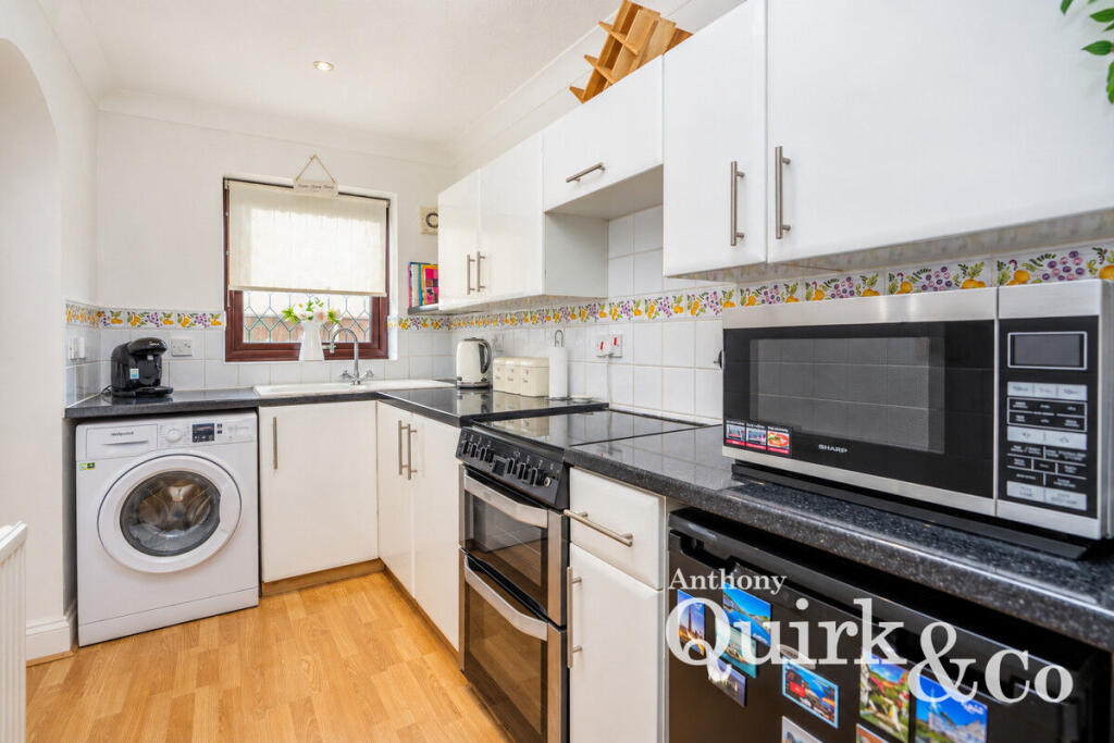 House in Southend-on-Sea - View 4