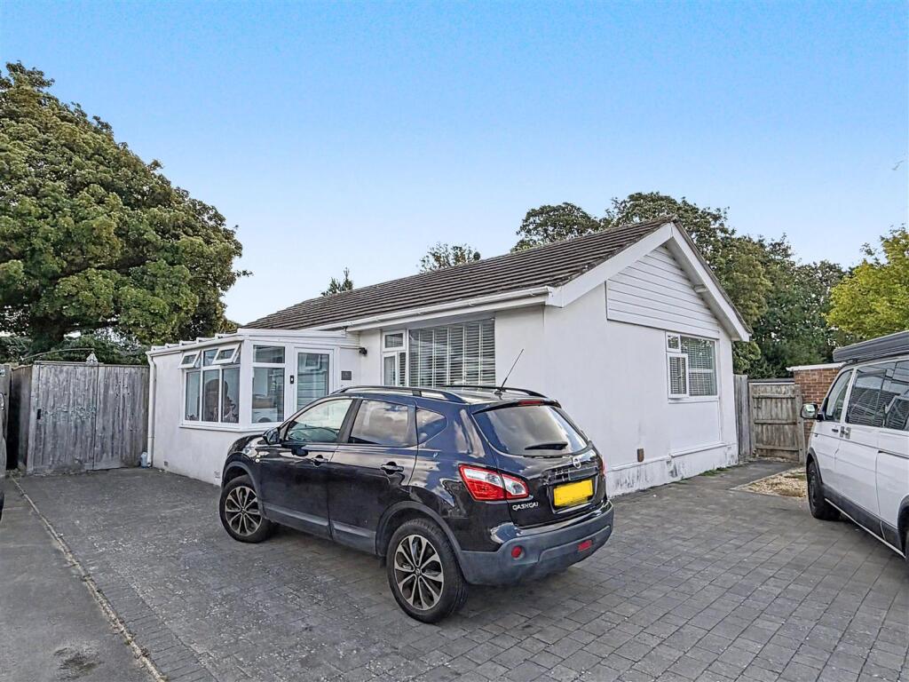 Main image of property: Whitehayes Close, Burton