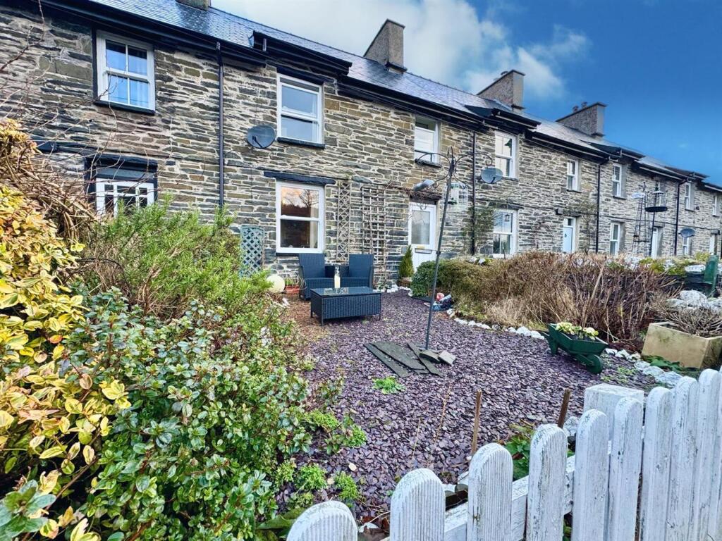 3-bed house on Prince Llewelyn Terrace, Dolwyddean, £225,000