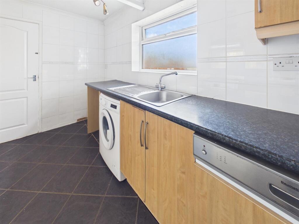 Apartment in Newcastle upon Tyne - View 4