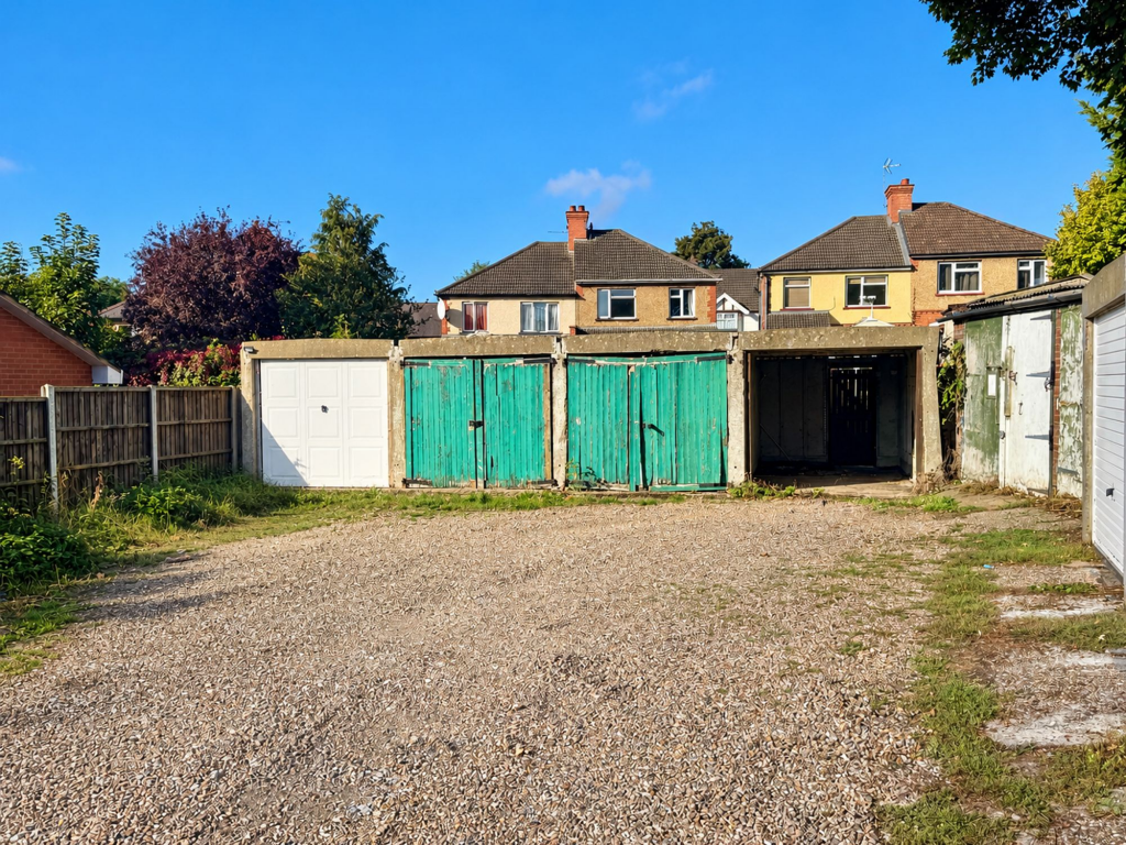 Main image of property: Colin Road, Luton, LU2