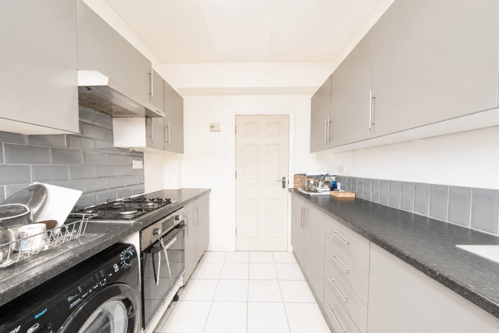 House in London - View 5