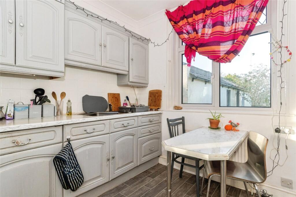 Henver Road, Newquay, Cornwall, TR7 photo 3
