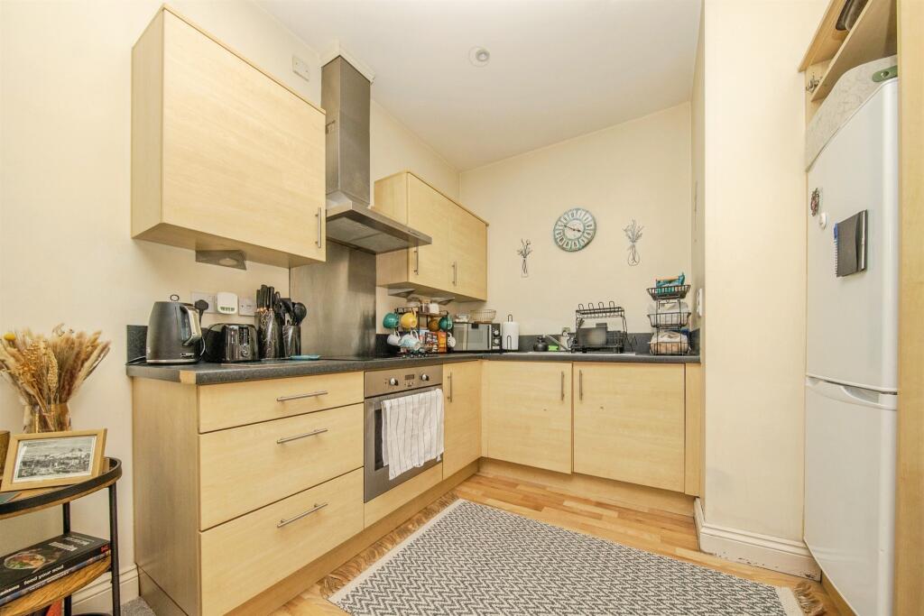 Apartment in Colchester, New Town - View 2