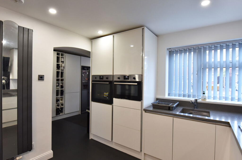 House in Dudley, West Midlands - View 6