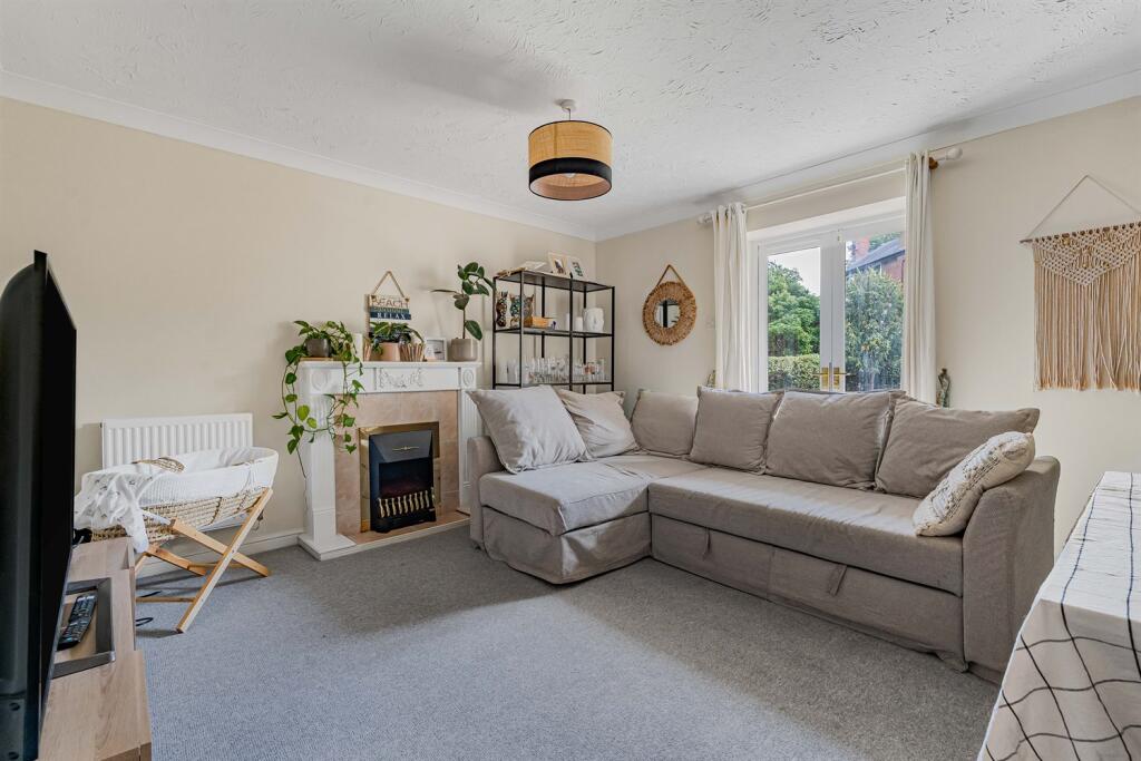 Apartment in Reading - View 4