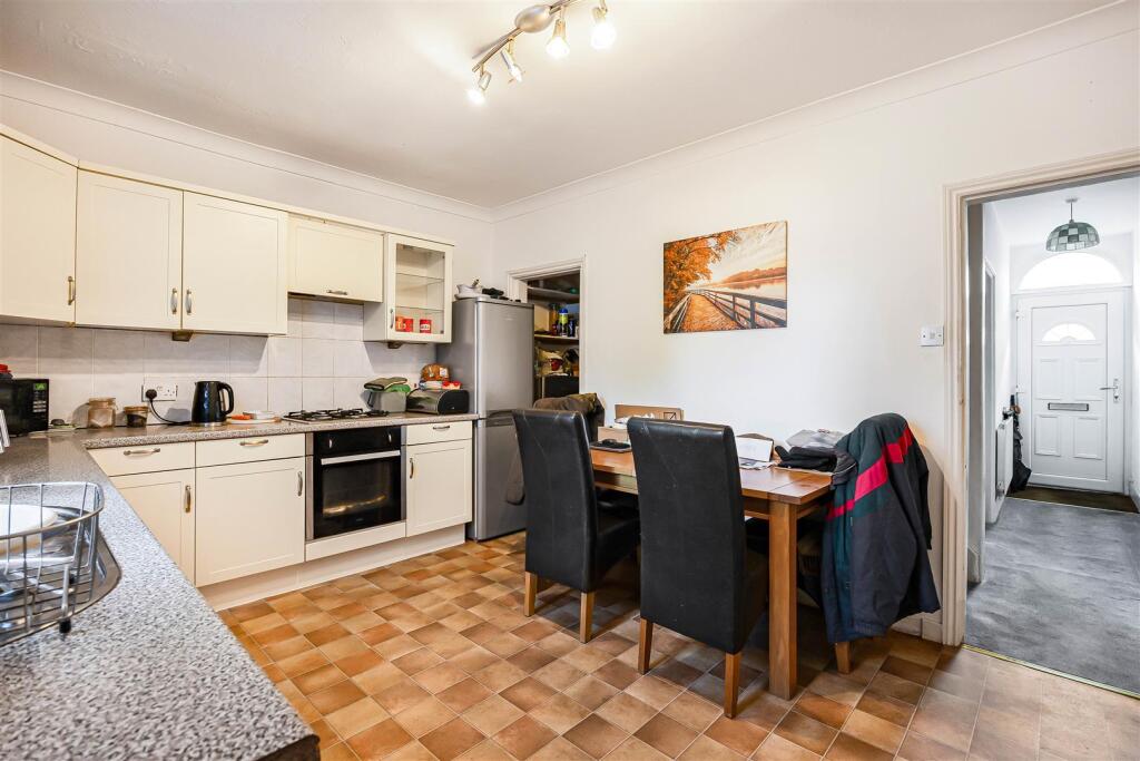 Gosbrook Road, Caversham, Reading photo 3