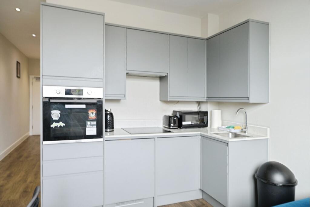Apartment in London, Gidea Park - View 5